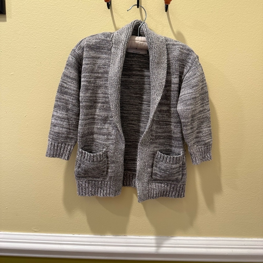 Old Navy 3T Toddler Girls Cardigan Sweater with pockets
Euc